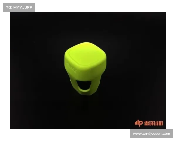 智能穿戴设备应用于羽毛球训练，通过传感器数据提供个性化建议