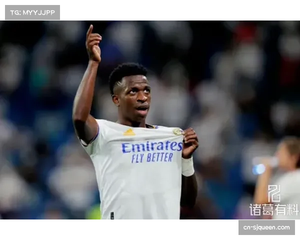 关键对决:阿诺德与维尼修斯在边路的数次一对一攻防全景回放